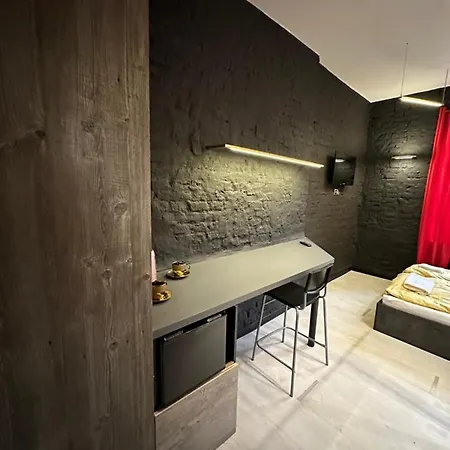 Apartment Darkhouse Versace Red Lodz (Lodz)