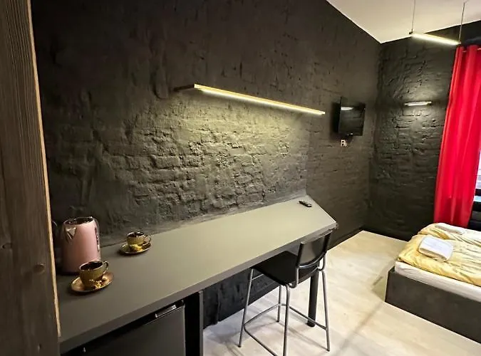 Darkhouse Red * Łódź